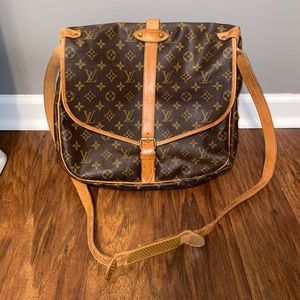 Louis Vuitton Saumur 35